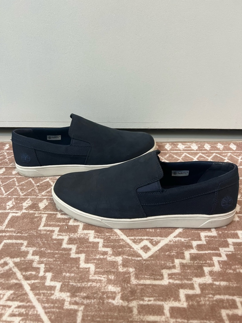 Men’s Timberland Groveton Navy Slip-On Casual Loafers with White Sole Like New